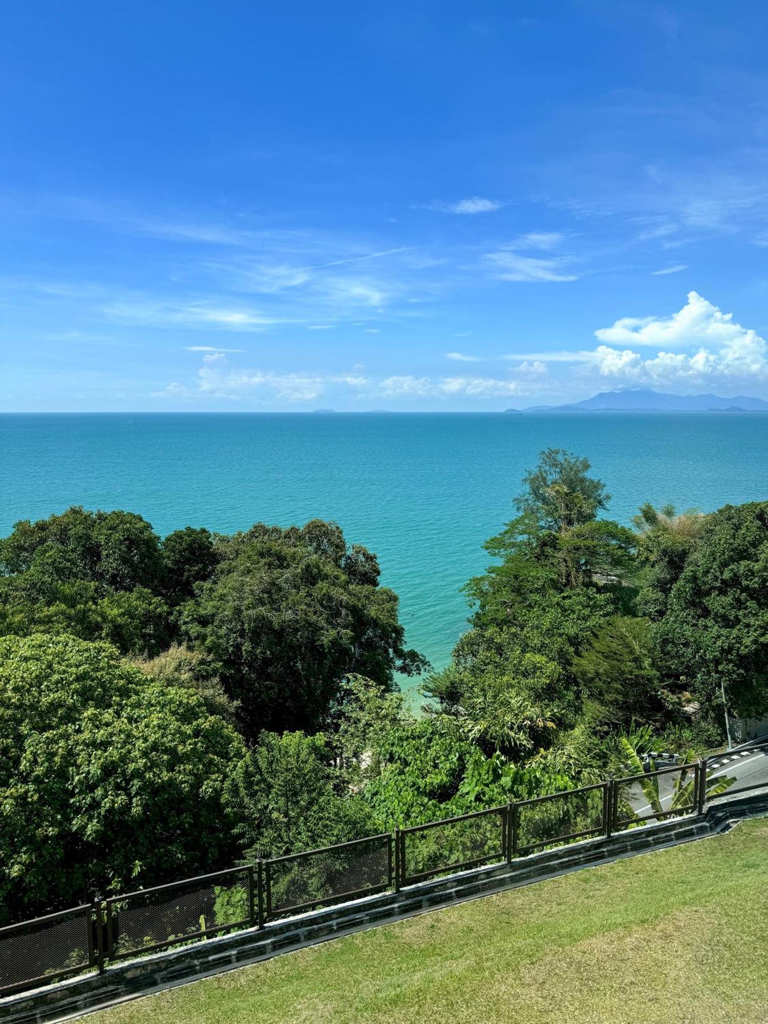 Panoramic Seaview Holiday Home - Batu Ferringhi Eksteriør bilde